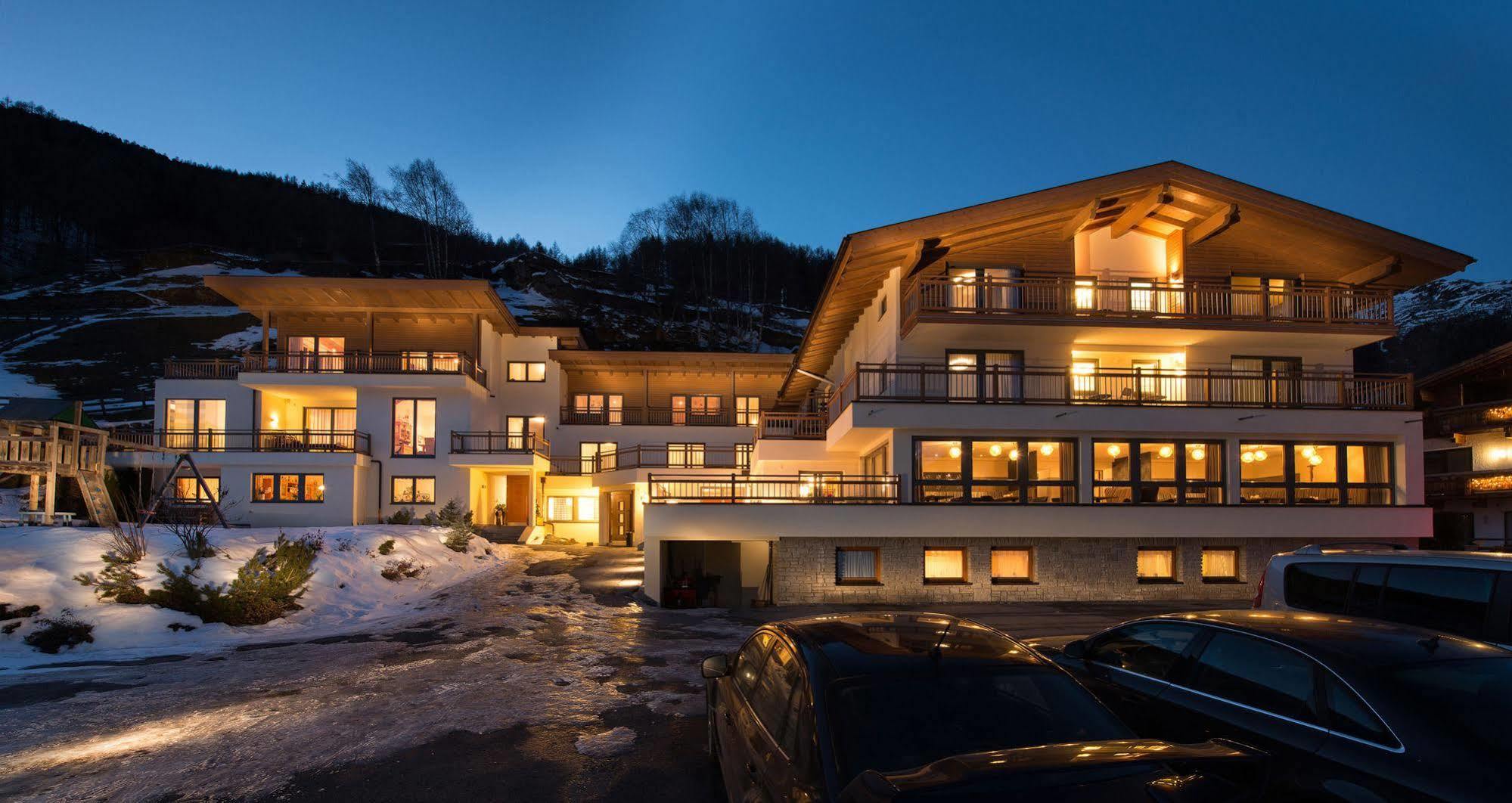 Pension Gruenerhof Solden Exterior photo